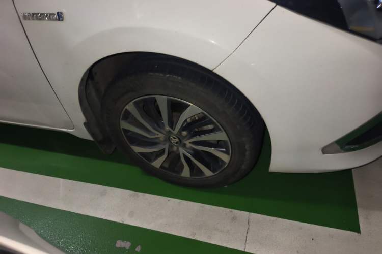 Used Toyota Corolla 2017 Revised Dual-Engine 1.8L E-CVT Leading Edition Right Front Wheel Hub
