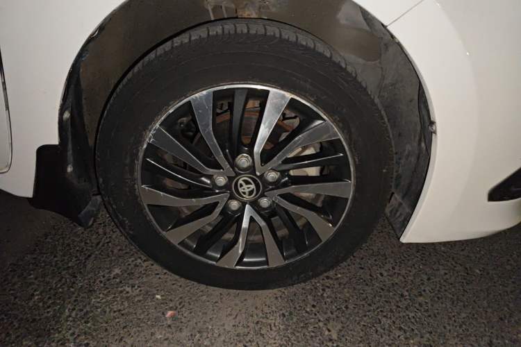 Used Toyota Corolla 2017 Revised Dual-Engine 1.8L E-CVT Leading Edition Right Front Wheel Hub