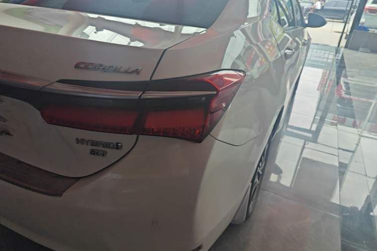 Used Toyota Corolla 2017 Revised Dual-Engine 1.8L E-CVT Elite Edition Right Rear Taillight