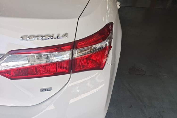 Used Toyota Corolla 2017 1.6L CVT GL Right Rear Taillight
