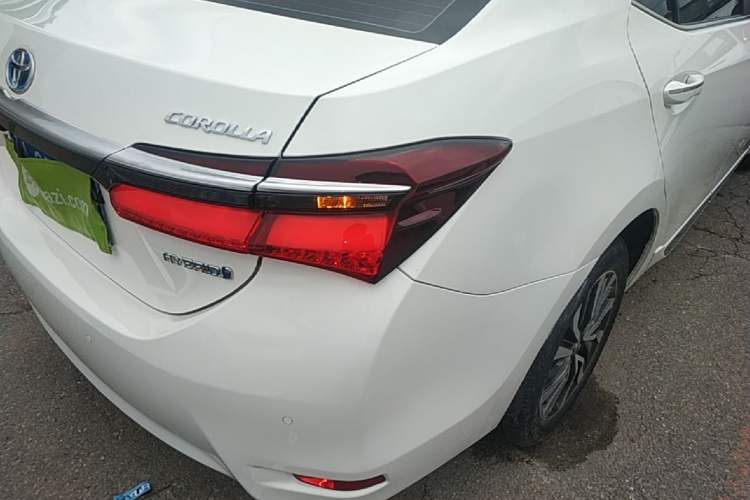 Used Toyota Corolla 2017 Revised Dual-Engine 1.8L E-CVT Elite Edition Right Rear Taillight