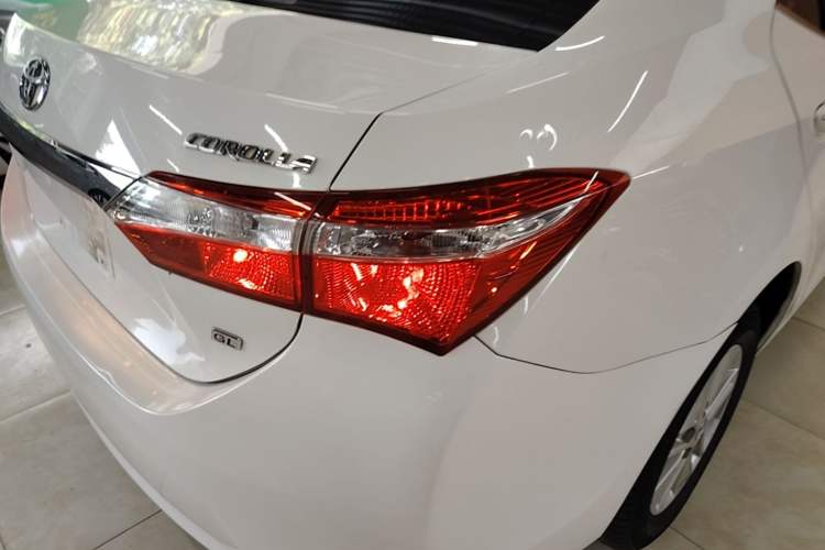 Used Toyota Corolla 2017 1.6L CVT GL Right Rear Taillight