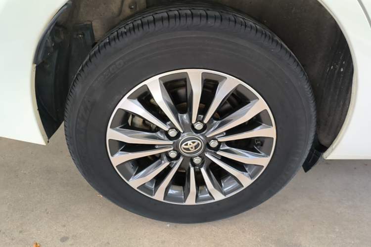 Used Toyota Corolla 2017 Revised Version 1.2T S-CVT GL Right Rear Wheel Hub