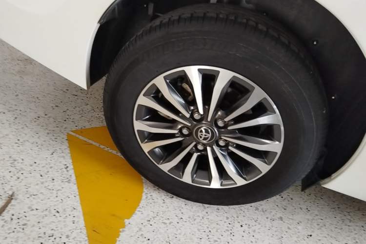 Used Toyota Corolla 2017 Revised Version 1.2T S-CVT GL Right Rear Wheel Hub