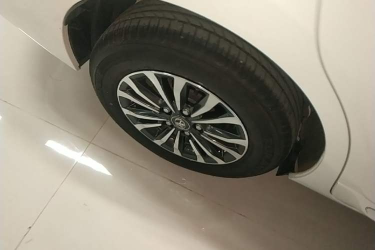 Used Toyota Corolla 2017 Revised Version 1.2T Manual GL-i Right Rear Wheel Hub