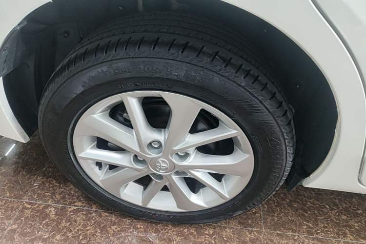 Used Toyota Corolla 2017 1.2T CVT GL-i Leather Edition Right Rear Wheel Hub