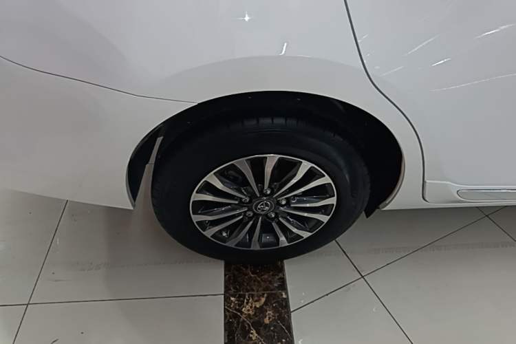 Used Toyota Corolla 2017 1.2T CVT GLX-i Right Rear Wheel Hub