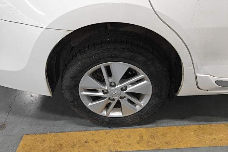 Used Toyota Corolla 2017 1.6L CVT GL Right Rear Wheel Hub