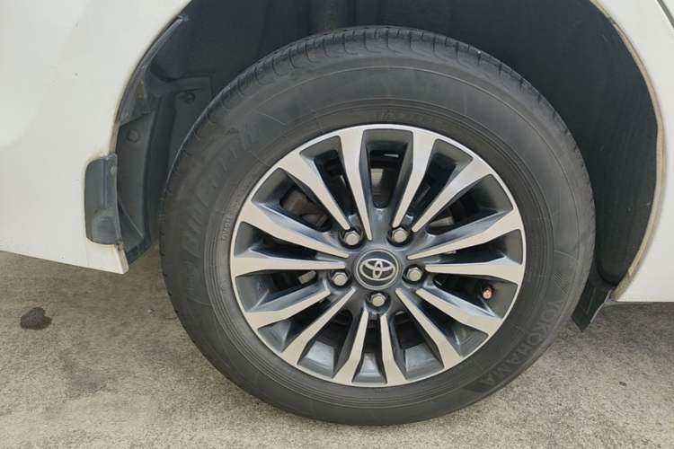 Used Toyota Corolla 2017 Revised Version 1.2T S-CVT GL-i Right Rear Wheel Hub