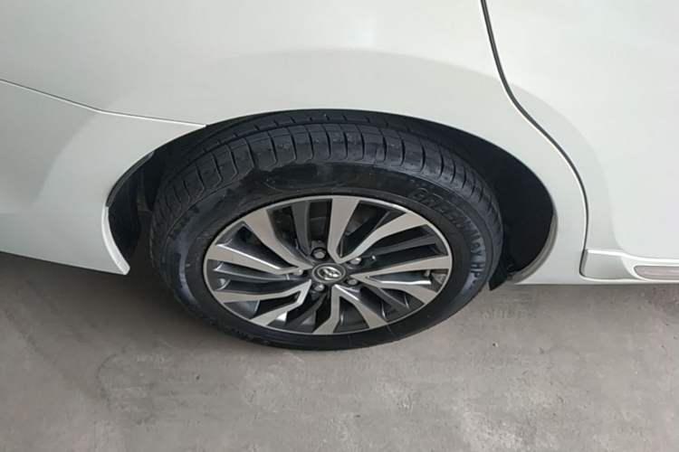 Used Toyota Corolla 2017 Revised Dual-Engine 1.8L E-CVT Elite Edition Right Rear Wheel Hub