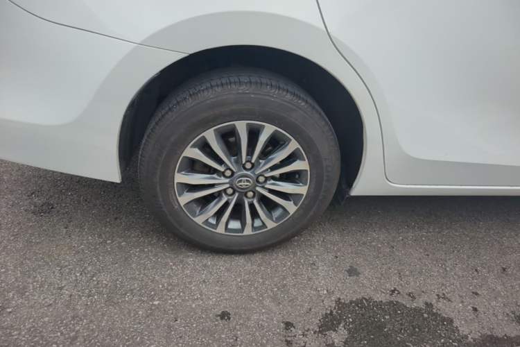 Used Toyota Corolla 2017 Revised Version 1.2T Manual GL Right Rear Wheel Hub