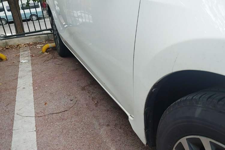 Used Toyota Corolla 2017 Revised Version 1.2T S-CVT GL Right Side Sill