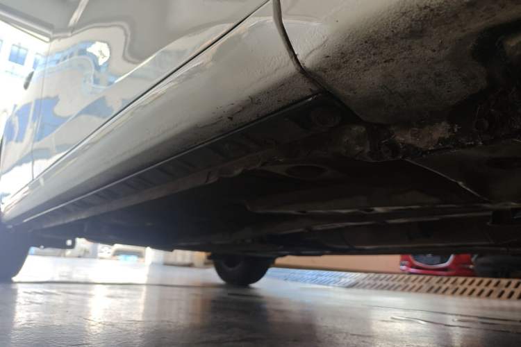 Used Toyota Corolla 2017 1.6L CVT GL Right Side Sill