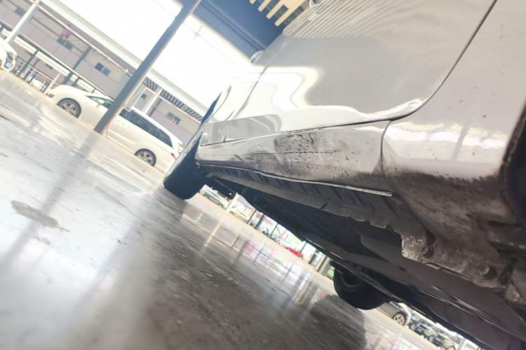 Used Toyota Corolla 2017 Revised Version 1.6L S-CVT GL Right Side Sill