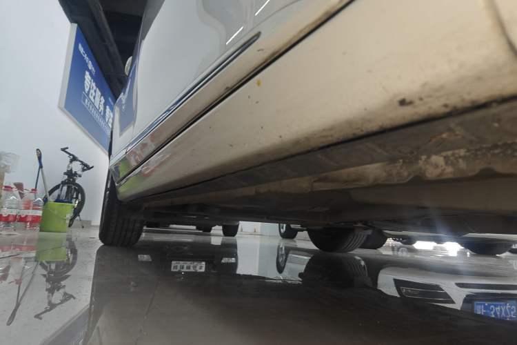 Used Toyota Corolla 2017 Revised Version 1.2T S-CVT GL-i Right Side Sill