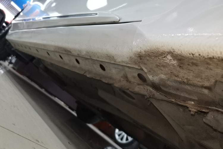 Used Toyota Corolla 2017 Revised Version 1.2T S-CVT GL-i Right Side Sill