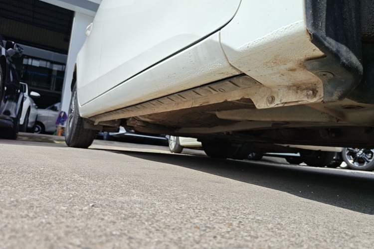 Used Toyota Corolla 2017 Revised Version 1.2T S-CVT GL Right Side Sill
