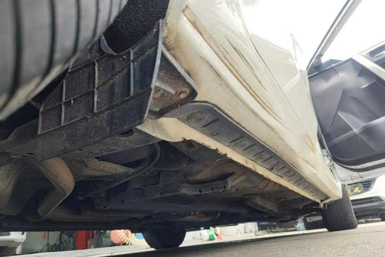 Used Toyota Corolla 2017 1.6L CVT GL Right Side Sill