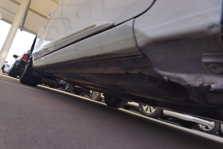 Used Toyota Corolla 2017 Revised Dual-Engine 1.8L E-CVT Elite Edition Right Side Sill