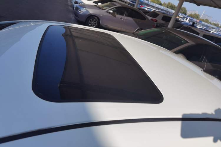 Used Toyota Corolla 2017 Revised Dual-Engine 1.8L E-CVT Elite Edition Roof