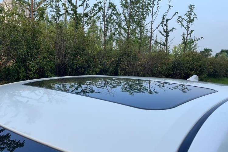 Used Toyota Corolla 2017 Revised Dual-Engine 1.8L E-CVT Elite Edition Roof