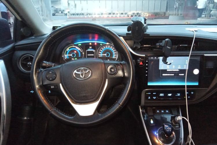 Used Toyota Corolla 2017 Revised Dual-Engine 1.8L E-CVT Elite Edition Steering Wheel