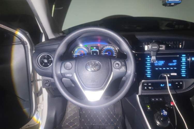 Used Toyota Corolla 2017 Revised Dual-Engine 1.8L E-CVT Leading Edition Steering Wheel