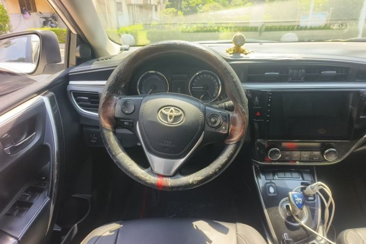 Used Toyota Corolla 2017 Revised Dual-Engine 1.8L E-CVT Elite Edition Steering Wheel