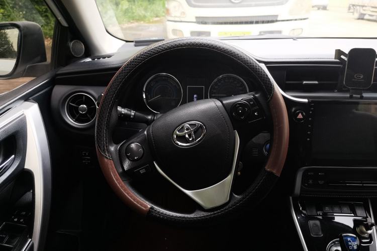 Used Toyota Corolla 2017 Revised Dual-Engine 1.8L E-CVT Leading Edition Steering Wheel