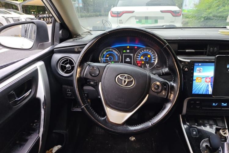 Used Toyota Corolla 2017 Revised Dual-Engine 1.8L E-CVT Elite Edition Steering Wheel