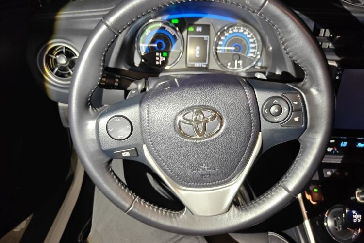 Used Toyota Corolla 2017 Revised Dual-Engine 1.8L E-CVT Elite Edition Steering Wheel