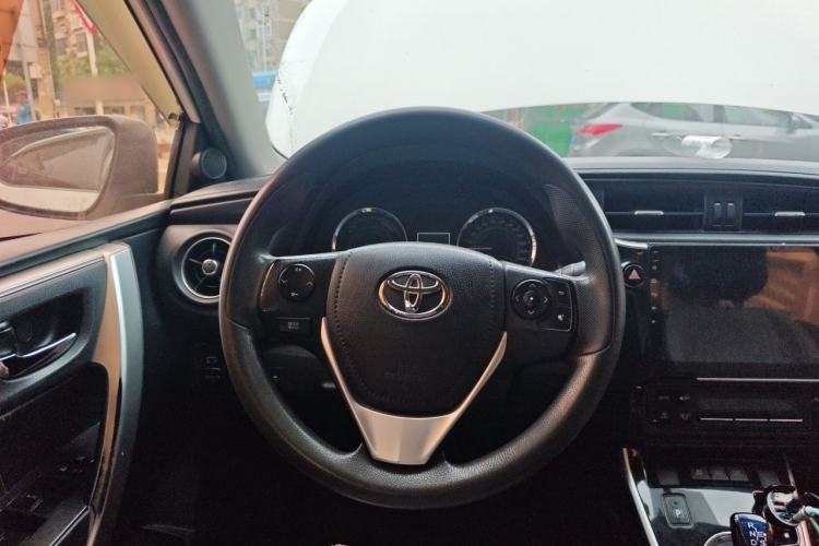 Used Toyota Corolla 2017 Revised Dual-Engine 1.8L E-CVT Leading Edition Steering Wheel