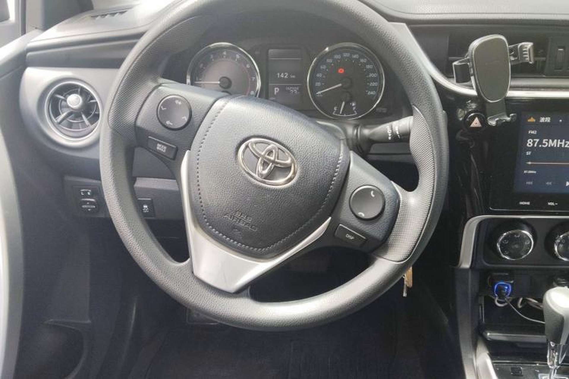 Used Toyota Corolla 2017 Revised Version 1.2T S-CVT GL-i Steering Wheel