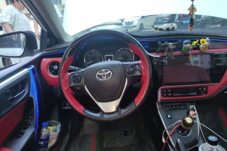 Used Toyota Corolla 2017 Revised Dual-Engine 1.8L E-CVT Leading Edition Steering Wheel