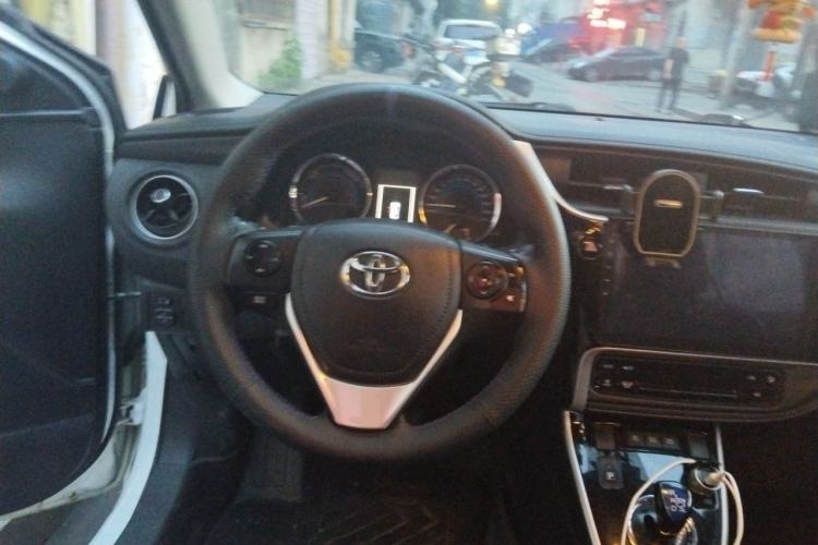 Used Toyota Corolla 2017 Revised Dual-Engine 1.8L E-CVT Elite Edition Steering Wheel