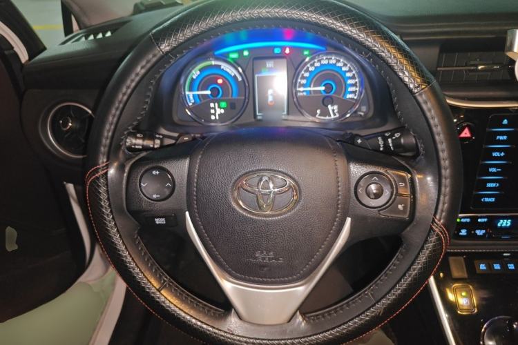 Used Toyota Corolla 2017 Revised Dual-Engine 1.8L E-CVT Elite Edition Steering Wheel