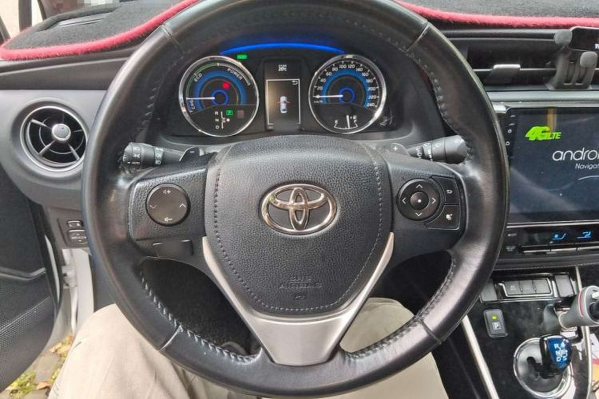 Used Toyota Corolla 2017 Revised Dual-Engine 1.8L E-CVT Elite Edition Steering Wheel