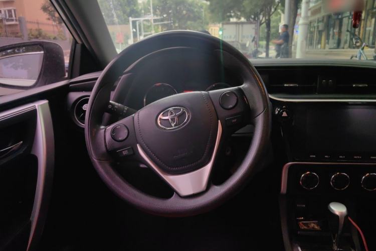 Used Toyota Corolla 2017 Revised Version 1.2T S-CVT GL-i Leather Edition Steering Wheel