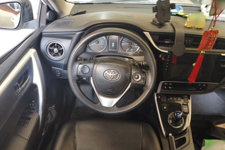 Used Toyota Corolla 2017 Revised Dual-Engine 1.8L E-CVT Leading Edition Steering Wheel