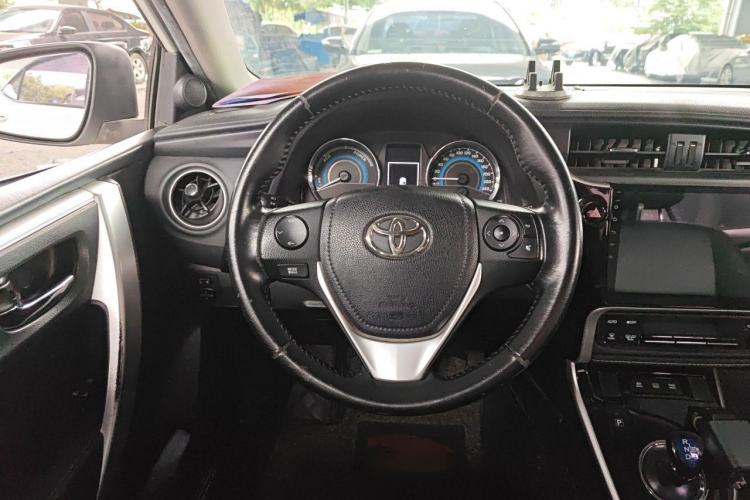 Used Toyota Corolla 2017 Revised Dual-Engine 1.8L E-CVT Elite Edition Steering Wheel