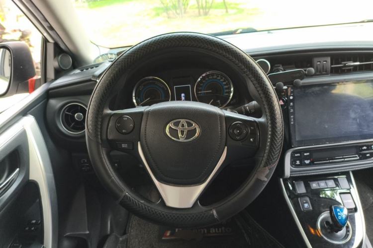 Used Toyota Corolla 2017 Revised Dual-Engine 1.8L E-CVT Leading Edition Steering Wheel