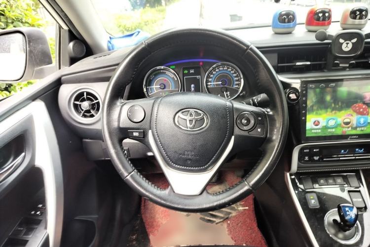 Used Toyota Corolla 2017 Revised Dual-Engine 1.8L E-CVT Elite Edition Steering Wheel