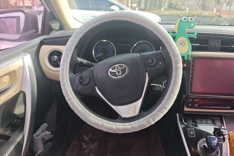 Used Toyota Corolla 2017 Revised Dual-Engine 1.8L E-CVT Elite Edition Steering Wheel