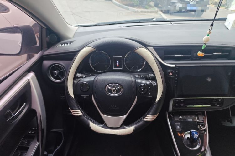 Used Toyota Corolla 2017 Revised Dual-Engine 1.8L E-CVT Elite Edition Steering Wheel