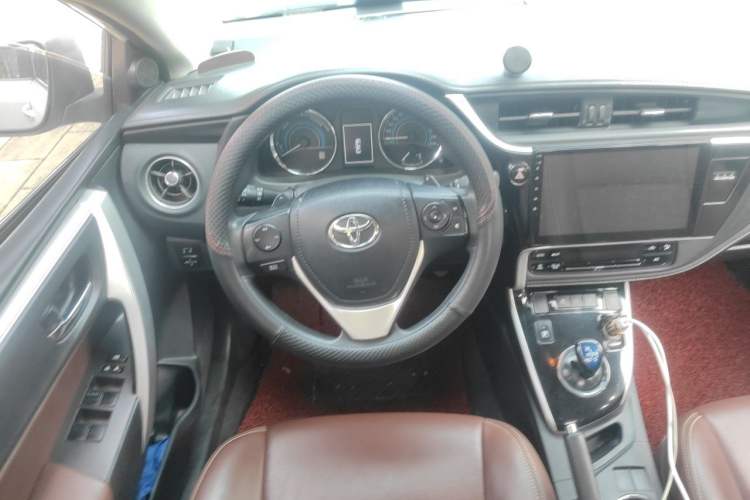 Used Toyota Corolla 2017 Revised Dual-Engine 1.8L E-CVT Leading Edition Steering Wheel