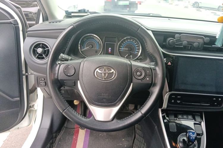 Used Toyota Corolla 2017 Revised Dual-Engine 1.8L E-CVT Elite Edition Steering Wheel