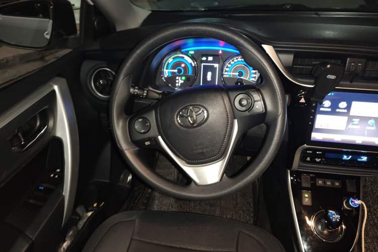 Used Toyota Corolla 2017 Revised Dual-Motor 1.8L E-CVT Pioneer Edition Steering Wheel