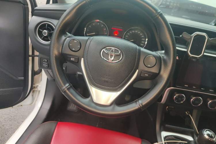 Used Toyota Corolla 2017 Revised Version 1.2T Manual GL-i Steering Wheel
