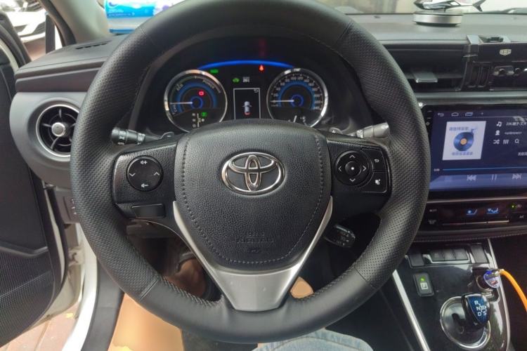 Used Toyota Corolla 2017 Revised Dual-Engine 1.8L E-CVT Elite Edition Steering Wheel
