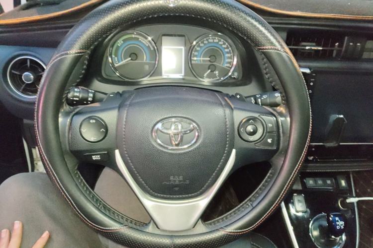 Used Toyota Corolla 2017 Revised Dual-Engine 1.8L E-CVT Elite Edition Steering Wheel